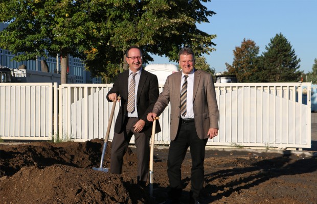 Udo Klaussner (l.) and Frank Reschke during the ground-breaking ceremony.