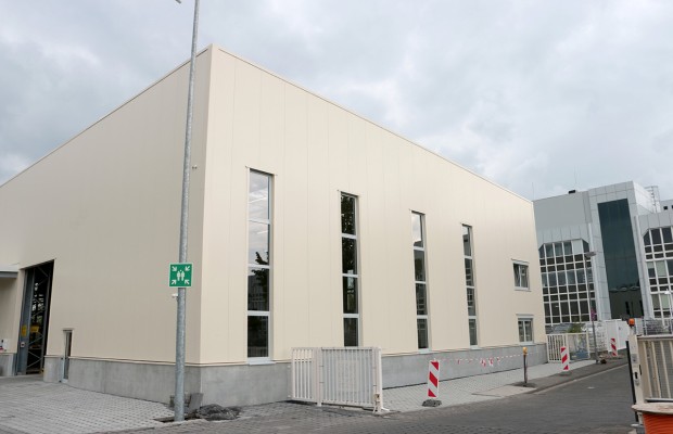 Es ist vollbracht: Die neue Ersatzteilversandhalle in Andernach ist seit dem 28. April nun offiziell im Betrieb.