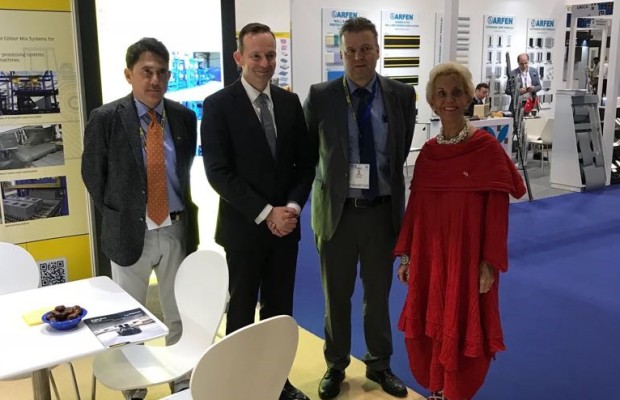 Herr Dr. Volker Wissing besucht den Messestand der Masa auf der BIG Show in Maskat (v.r.n.l: Shahryer Djaff, Dr. Volker Wissing, Frank Reschke, Olga Vercammen)